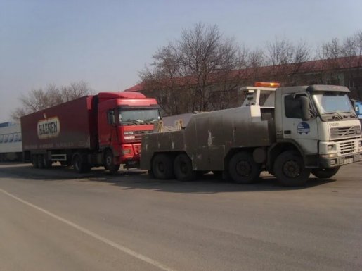 Эвакуация грузовой техники. Техпомощь стоимость услуг и где заказать - Ставрополь