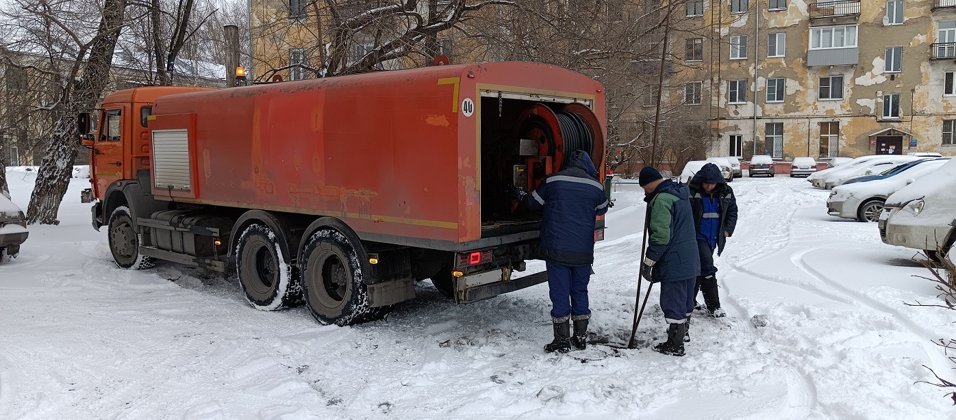 Прочистка канализации от засоров гидропромывочной машиной и специальным оборудованием в Новоалександровске