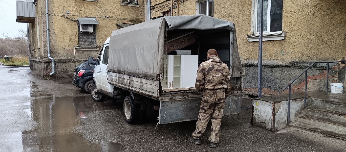 Квартирные перевозки. Погрузка мебели в Газель в Новопавловске