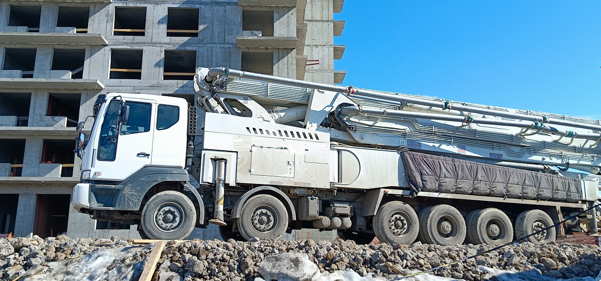 Услуги и заказ бетононасосов для заливки бетона в Кисловодске